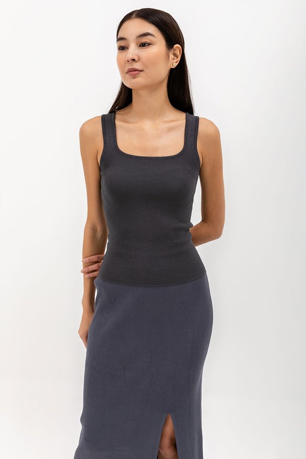 DANILA SQUARENECK KNIT TOP