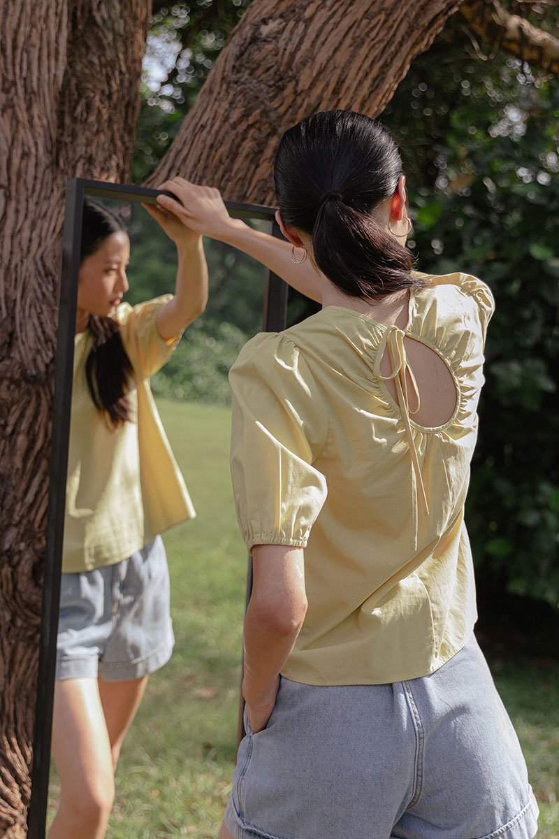 KEYARA BACK HOLE TOP