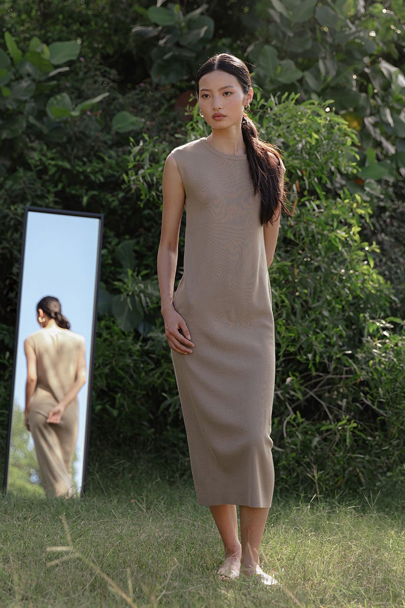 HAROLIN BACK KEYHOLE KNIT DRESS
