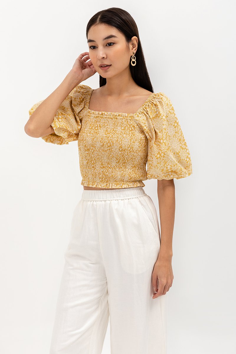 SUNNIVA PRINTED PUFF SLEEVE SMOCKED TOP