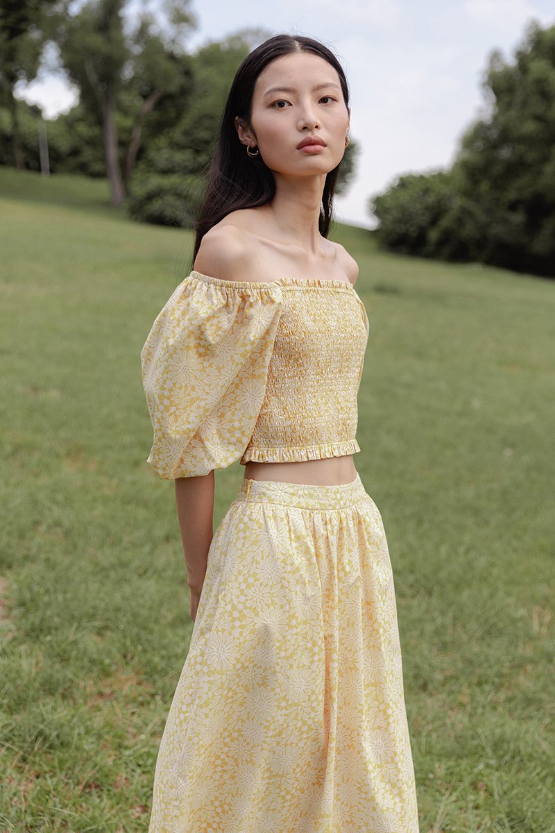 SUNNIVA PRINTED PUFF SLEEVE SMOCKED TOP