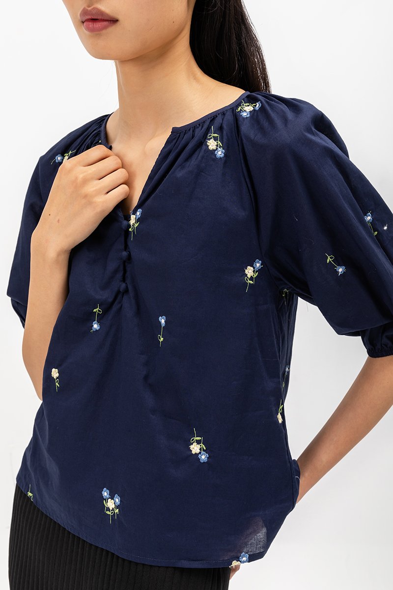 HILDA EMBROIDERED TOP HILDA EMBROIDERED TOP