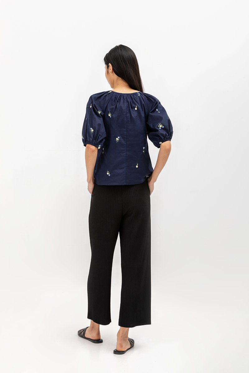 HILDA EMBROIDERED TOP HILDA EMBROIDERED TOP