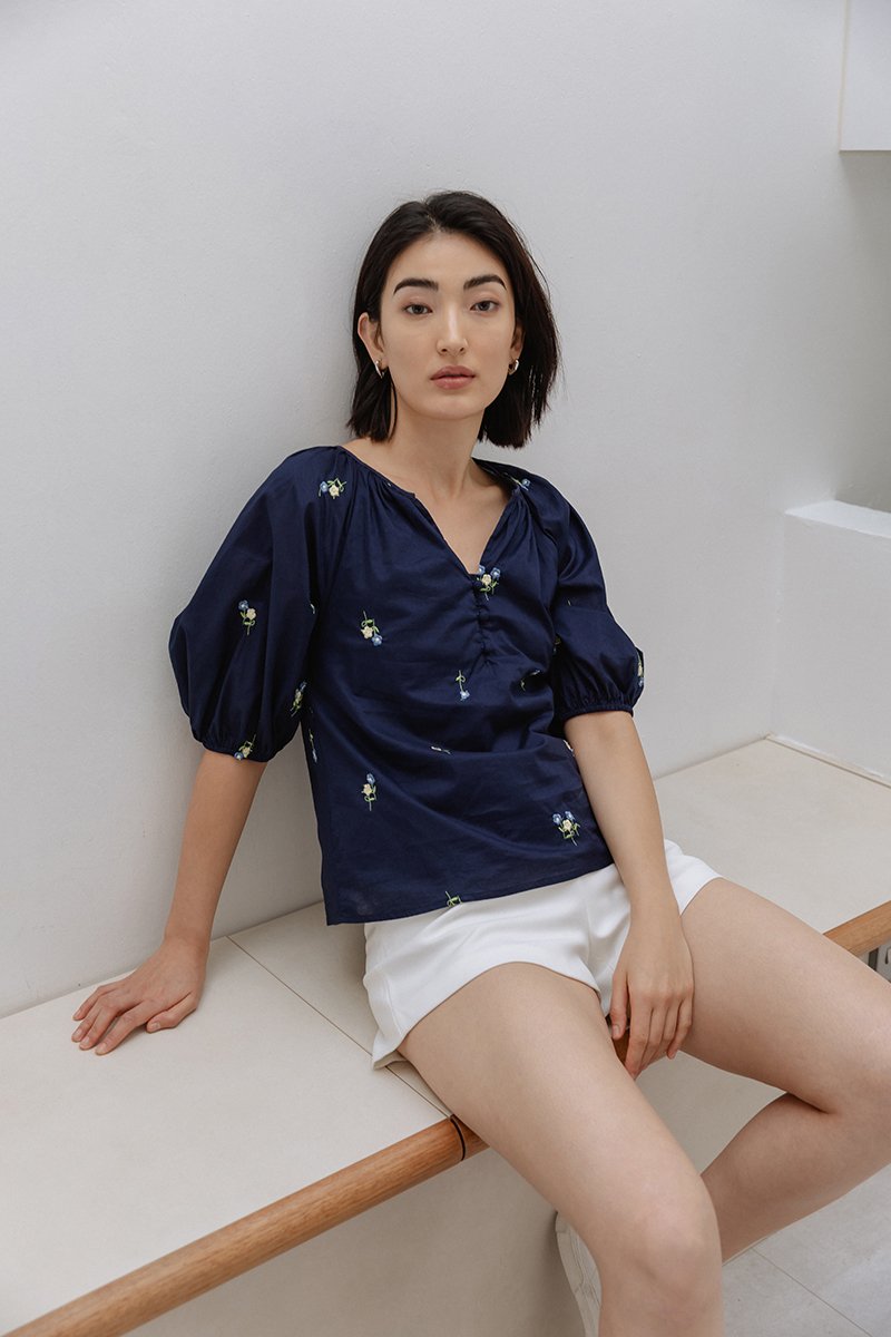 HILDA EMBROIDERED TOP HILDA EMBROIDERED TOP