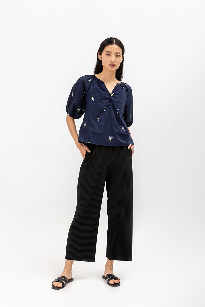 HILDA EMBROIDERED TOP HILDA EMBROIDERED TOP