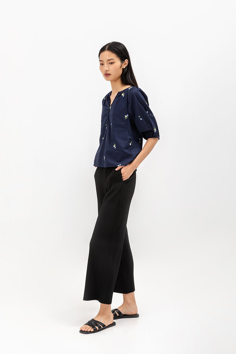 HILDA EMBROIDERED TOP HILDA EMBROIDERED TOP