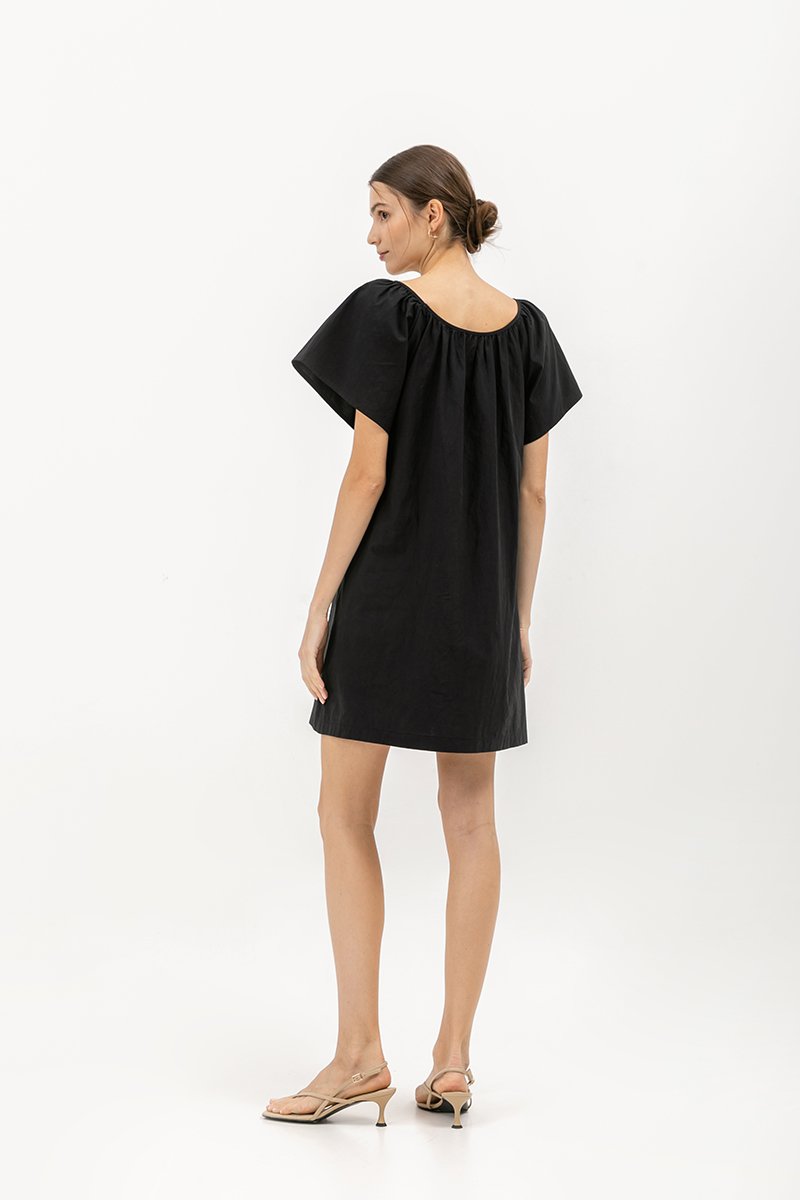 MIKARI SQUARENECK DRESS W SASH