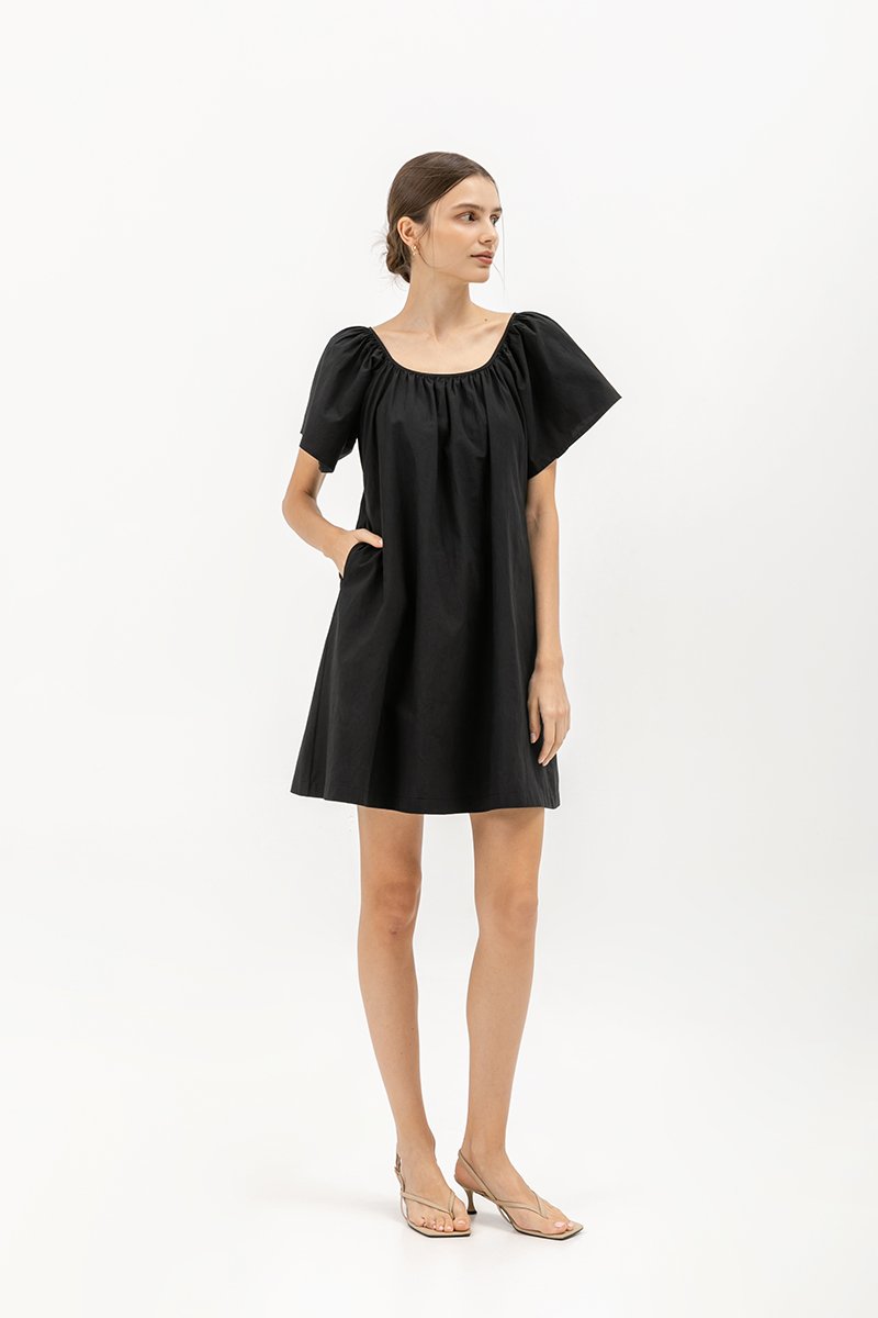 MIKARI SQUARENECK DRESS W SASH