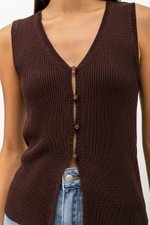 NAURA BUTTONDOWN KNIT SLEEVELESS TOP