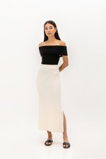 LUCIA KNITTED SKIRT WITH SLIT LUCIA KNITTED SKIRT WITH SLIT