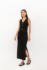 LUCIA KNITTED SKIRT WITH SLIT LUCIA KNITTED SKIRT WITH SLIT