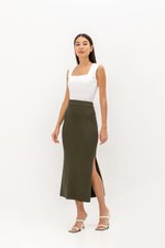 LUCIA KNITTED SKIRT WITH SLIT LUCIA KNITTED SKIRT WITH SLIT