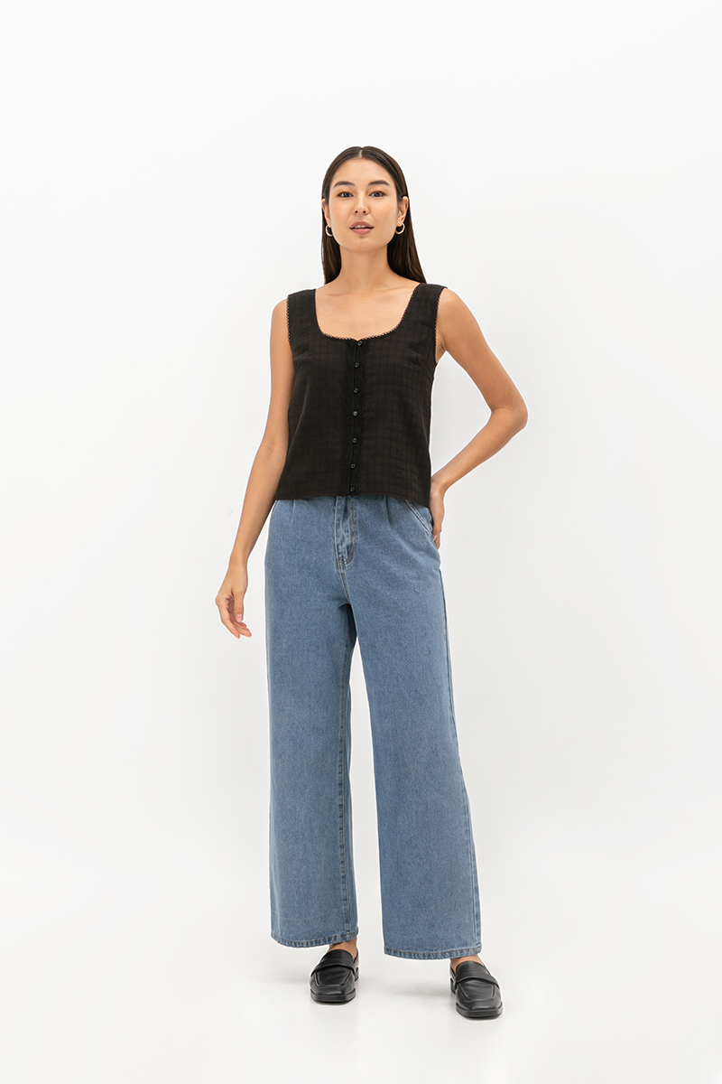 JODY COTTON EYELET TOP