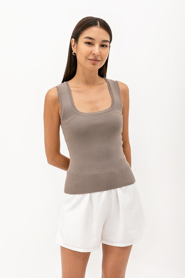 RAYLEE KNIT SCALLOP SQUARE NECK TANK TOP RAYLEE KNIT SCALLOP SQUARE NECK TANK TOP