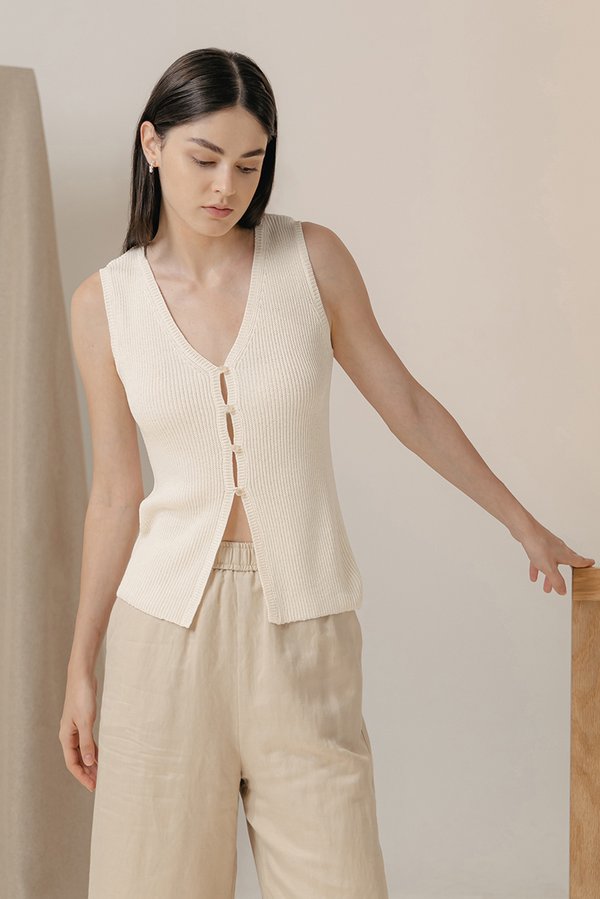 NAURA BUTTONDOWN KNIT SLEEVELESS TOP NAURA BUTTONDOWN KNIT SLEEVELESS TOP