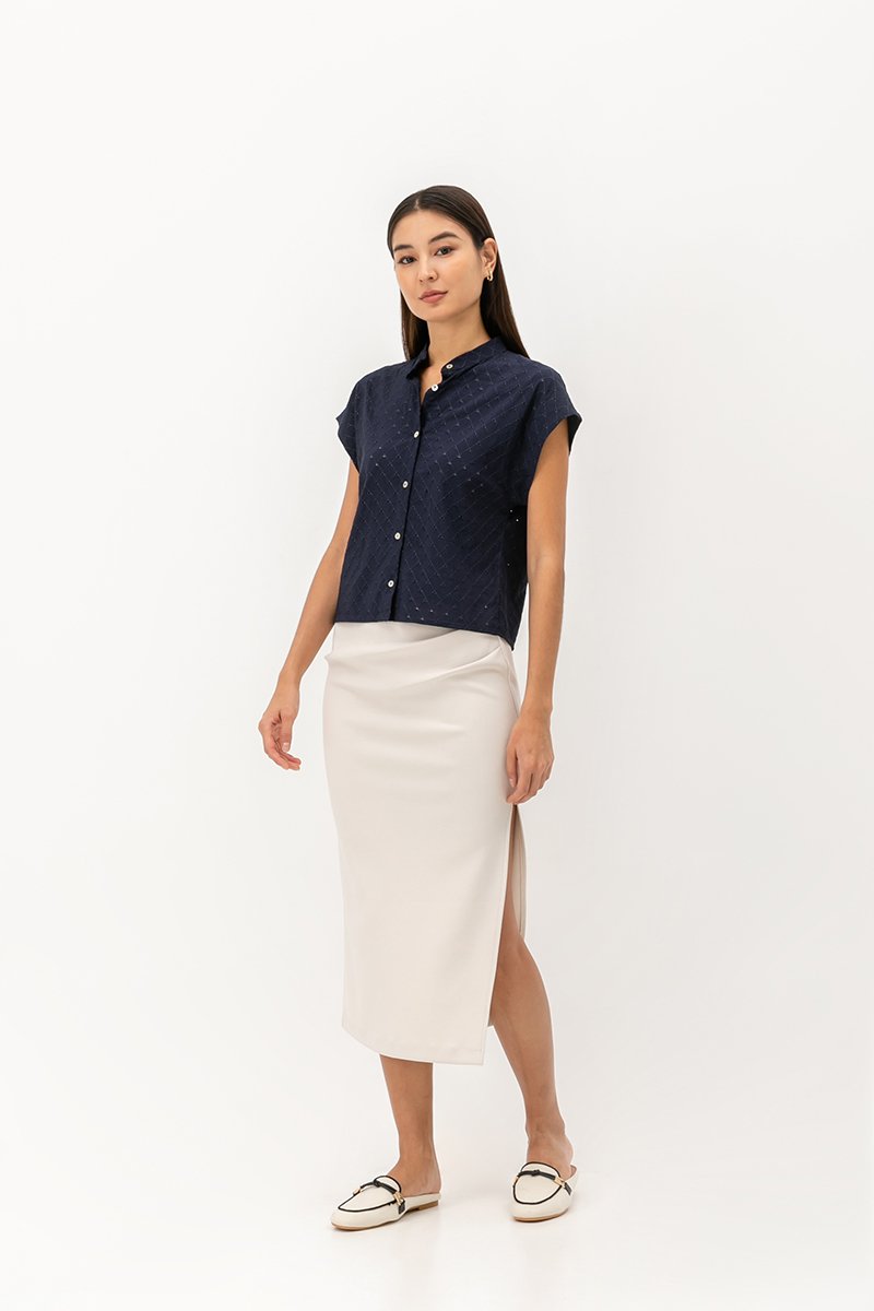 LIVIE MANDARIN COLLAR EYELET TOP