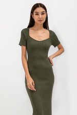 KAIRO SWEETHEART NECKLINE KNIT MIDI DRESS