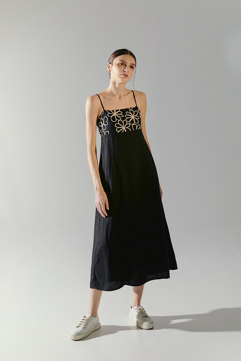 IRISA CONTRAST FLORAL EMBROIDERY MAXI LINEN DRESS