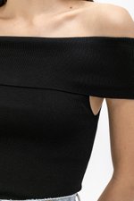 JANE OFF SHOULDER KNIT TOP