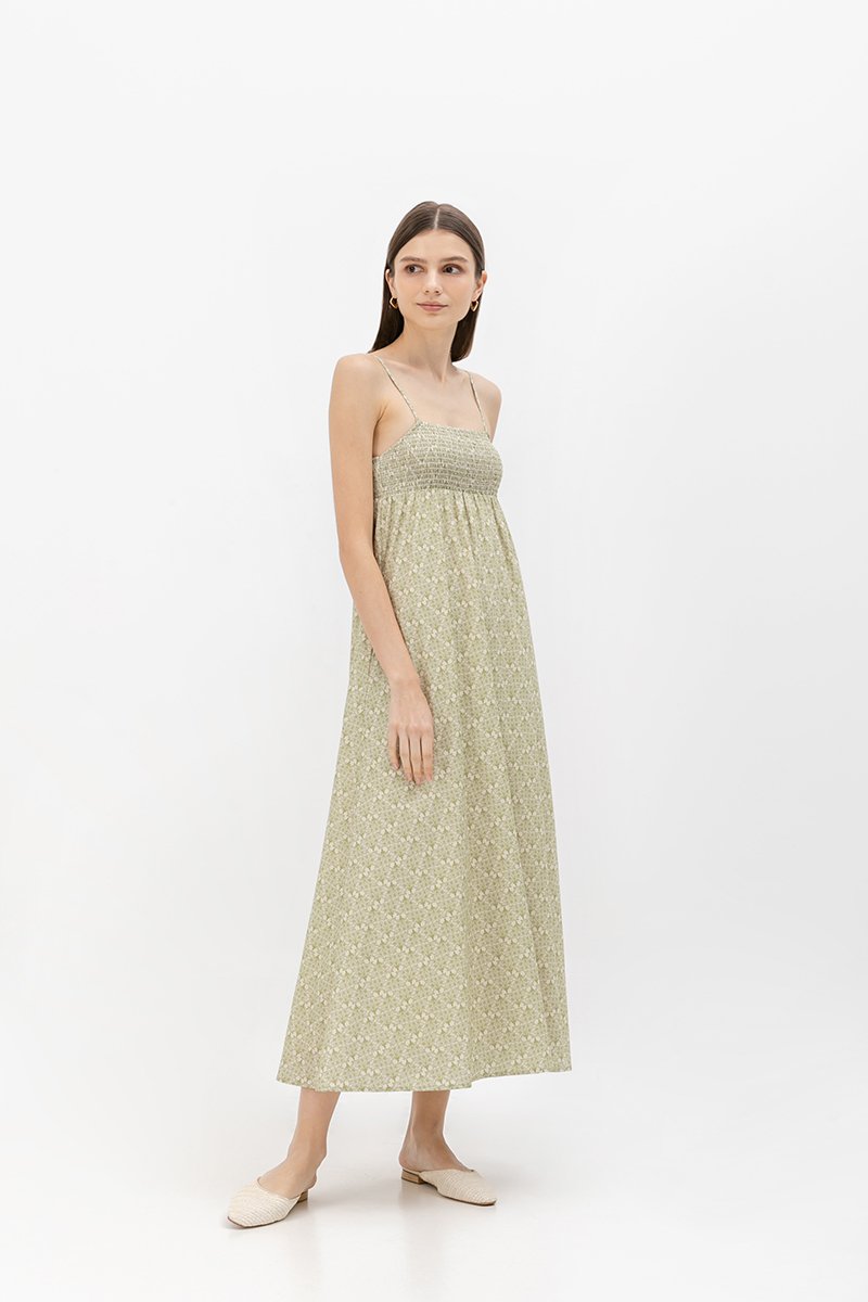 KRISSA PRINT SMOCKED CAMI MIDI DRESS KRISSA PRINT SMOCKED CAMI MIDI DRESS