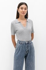 WESLEY PLEATED STRAIGHT LEG DENIM JEANS (PETITE)