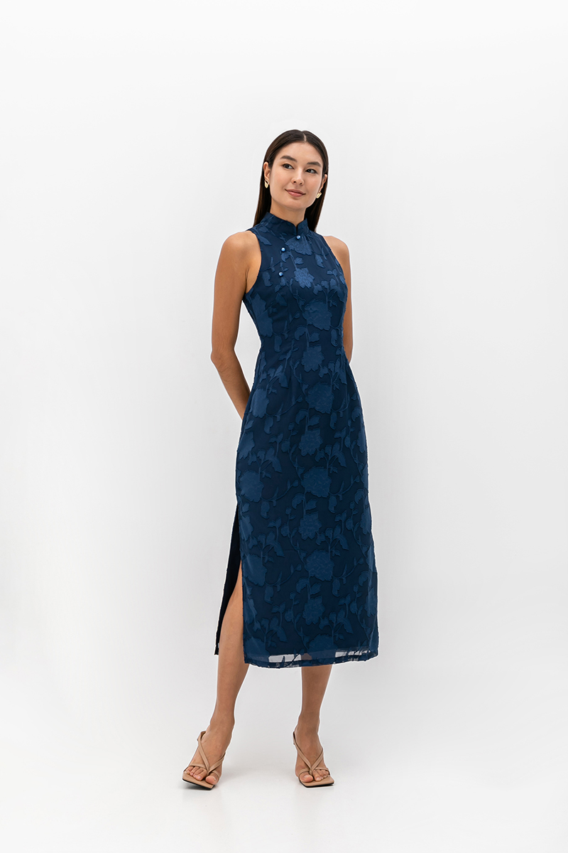 YARA FLORAL TEXTURED SHEATH MIDI CHEONGSAM