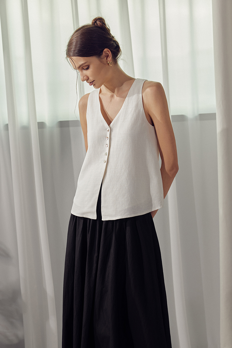 HEATHER SLEEVELESS BUTTONDOWN LINEN TOP