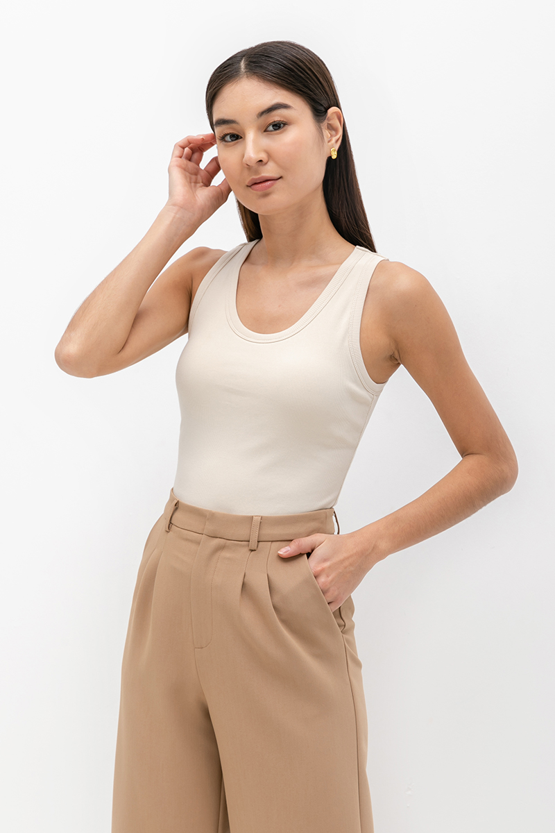 OLINA PADDED SCOOP NECK TANK TOP