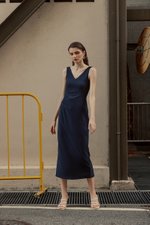 IRIS PLEATED MIDI DRESS IRIS PLEATED MIDI DRESS