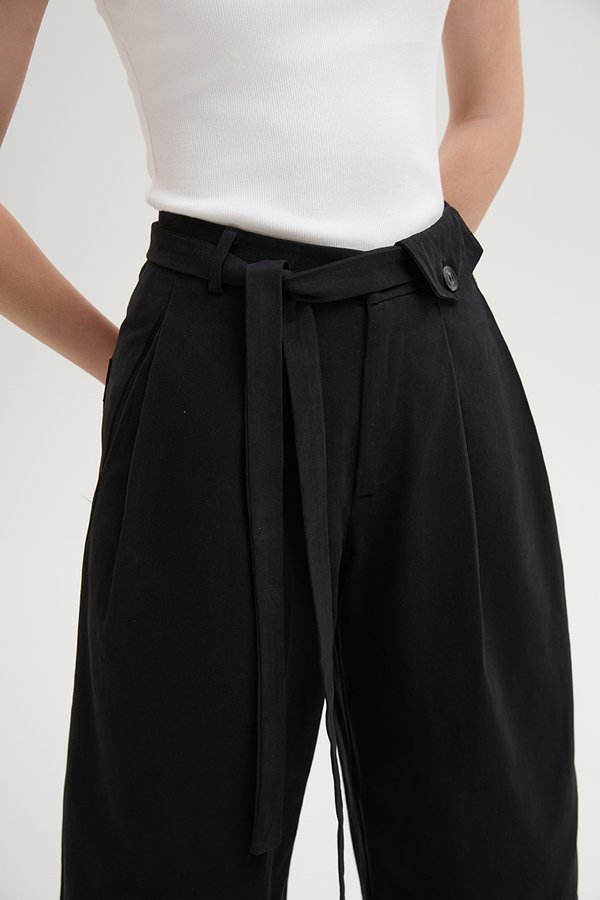 CLAYTON PLEATED BELTED TWILL PANTS