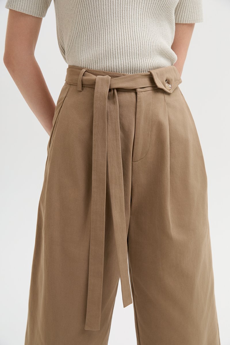 CLAYTON PLEATED BELTED TWILL PANTS