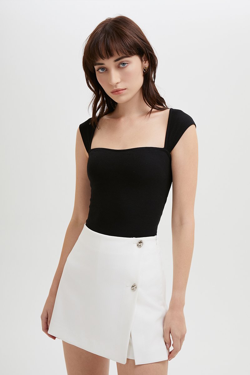 LIORA SWEETHEART RIB KNIT TOP