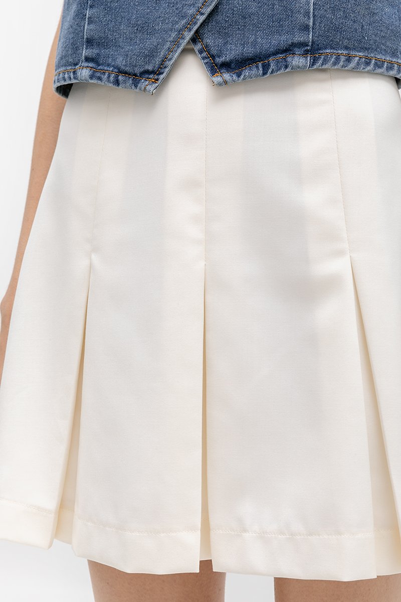 TIANA PLEATED MINI SKORT