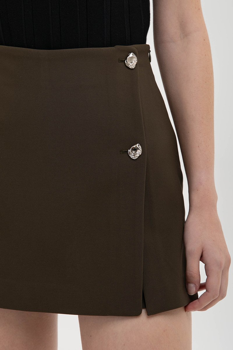 DALE SILVER BUTTON SKORT