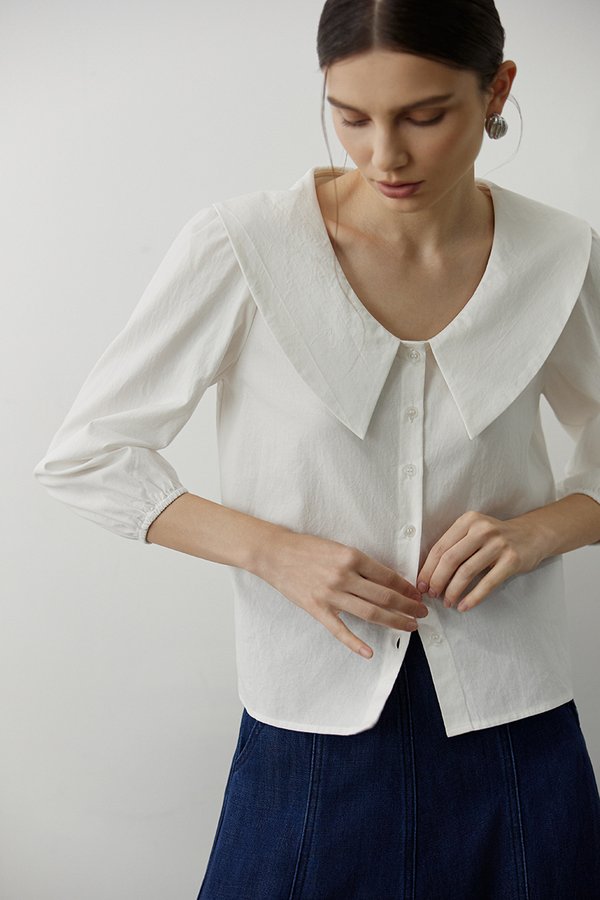 MADELINE PETER PAN COLLAR LONG SLEEVE TOP