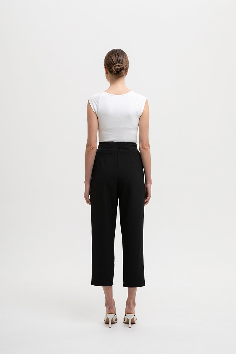 GAYLE TIE WAIST TAPERED PANTS GAYLE TIE WAIST TAPERED PANTS