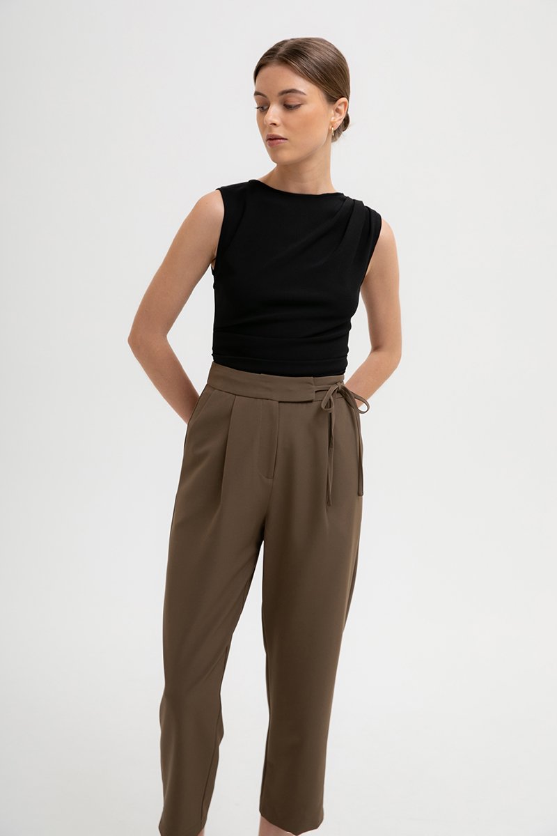 GAYLE TIE WAIST TAPERED PANTS GAYLE TIE WAIST TAPERED PANTS