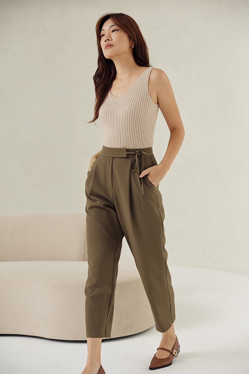 GAYLE TIE WAIST TAPERED PANTS GAYLE TIE WAIST TAPERED PANTS