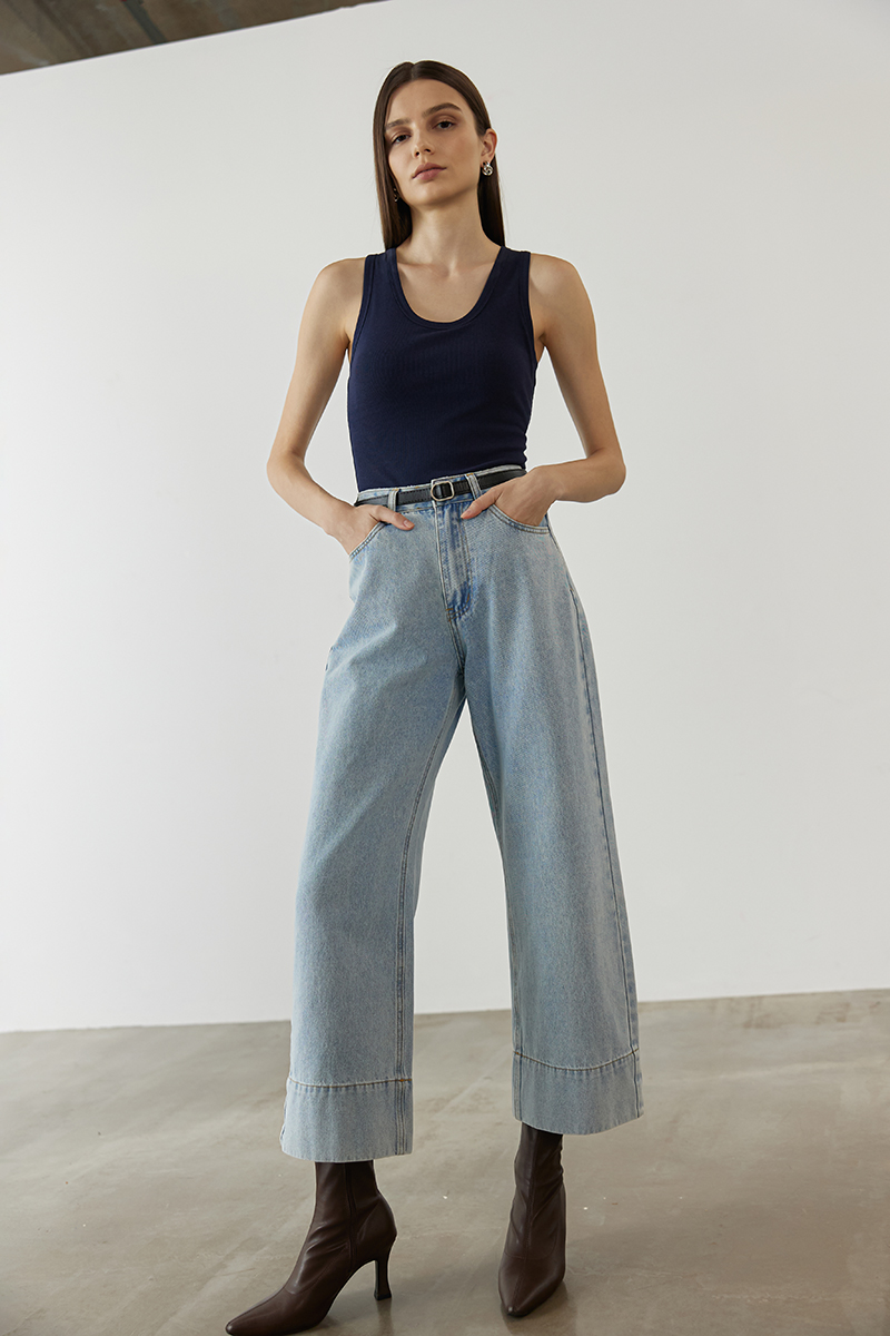 OLINA PADDED SCOOP NECK TANK TOP