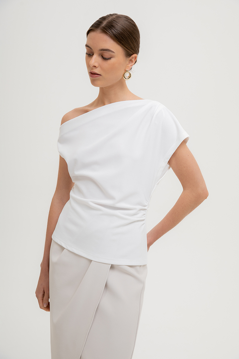 AMIRA ASYMMETRIC OFF SHOULDER TOP W BELT