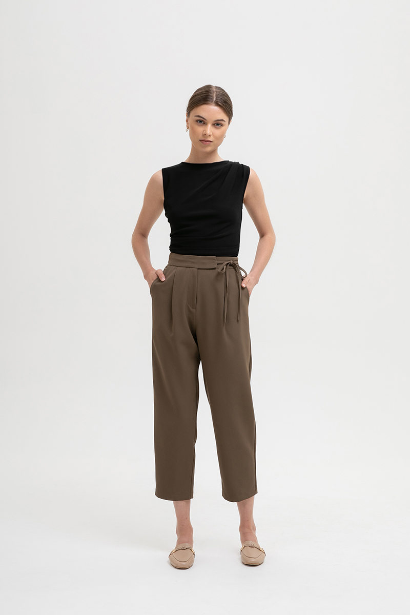 GAYLE TIE WAIST TAPERED PANTS
