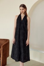 KALYSSA EMBROIDERED HALTER DRESS KALYSSA EMBROIDERED HALTER DRESS