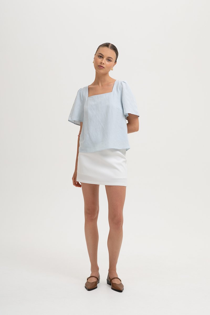KANDY FLUTTER SLEEVE LINEN TOP