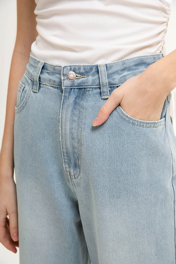 ANDI STRAIGHT LEG JEANS (PETITE) ANDI STRAIGHT LEG JEANS (PETITE)