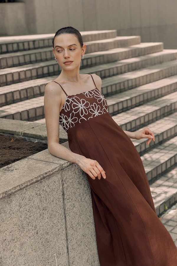 IRISA CONTRAST FLORAL EMBROIDERY MAXI LINEN DRESS