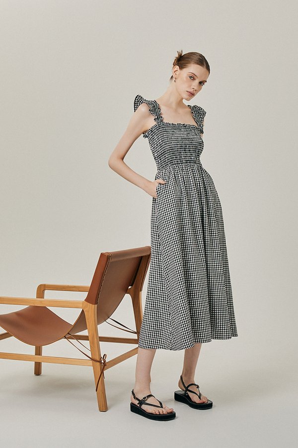 *BACKORDER* DESIREE SMOCKED FLUTTER SLEEVE GINGHAM DRESS *BACKORDER* DESIREE SMOCKED FLUTTER SLEEVE GINGHAM DRESS
