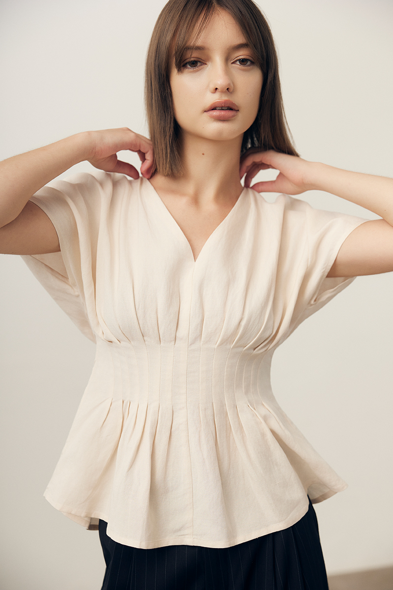 ANIKA PIN TUCK LINEN TOP
