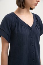 ADAHLIA V NECK BUTTONDOWN MUSLIN TOP