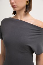 RACHAEL OFF SHOULDER TEE RACHAEL OFF SHOULDER TEE