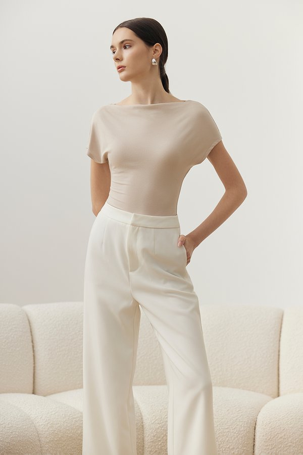 RACHAEL OFF SHOULDER TEE